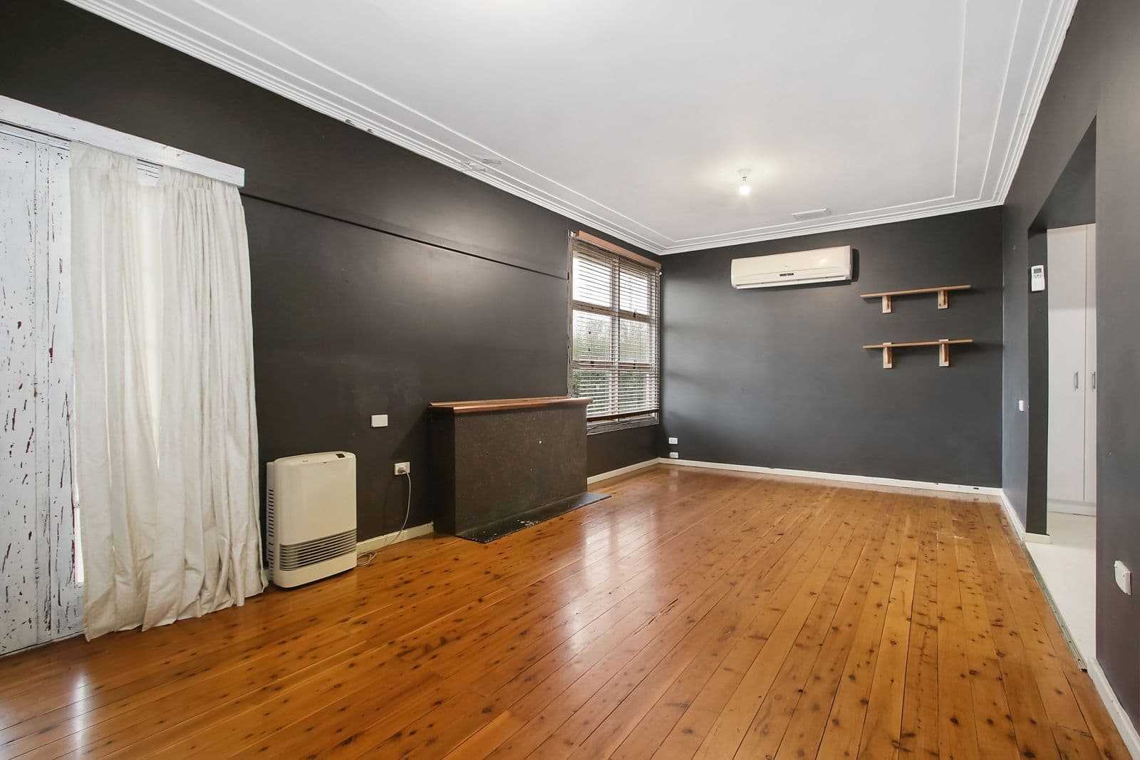 63 Balfour Street, Culcairn NSW 2660, Culcairn - Thumbnail 2