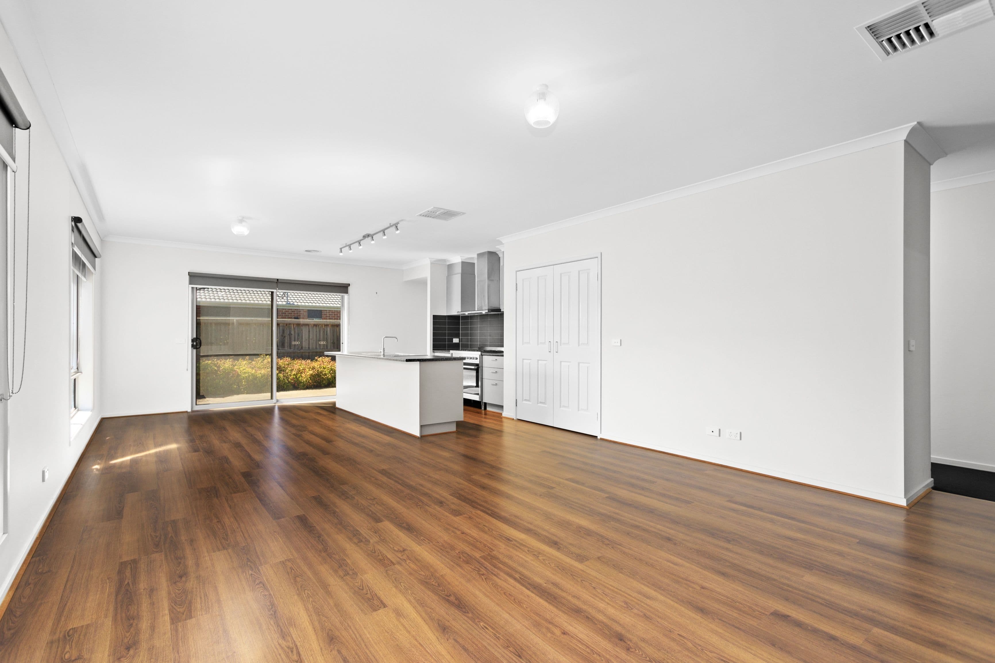11 Burrell Way, Mernda VIC 3754, Mernda - Thumbnail 3