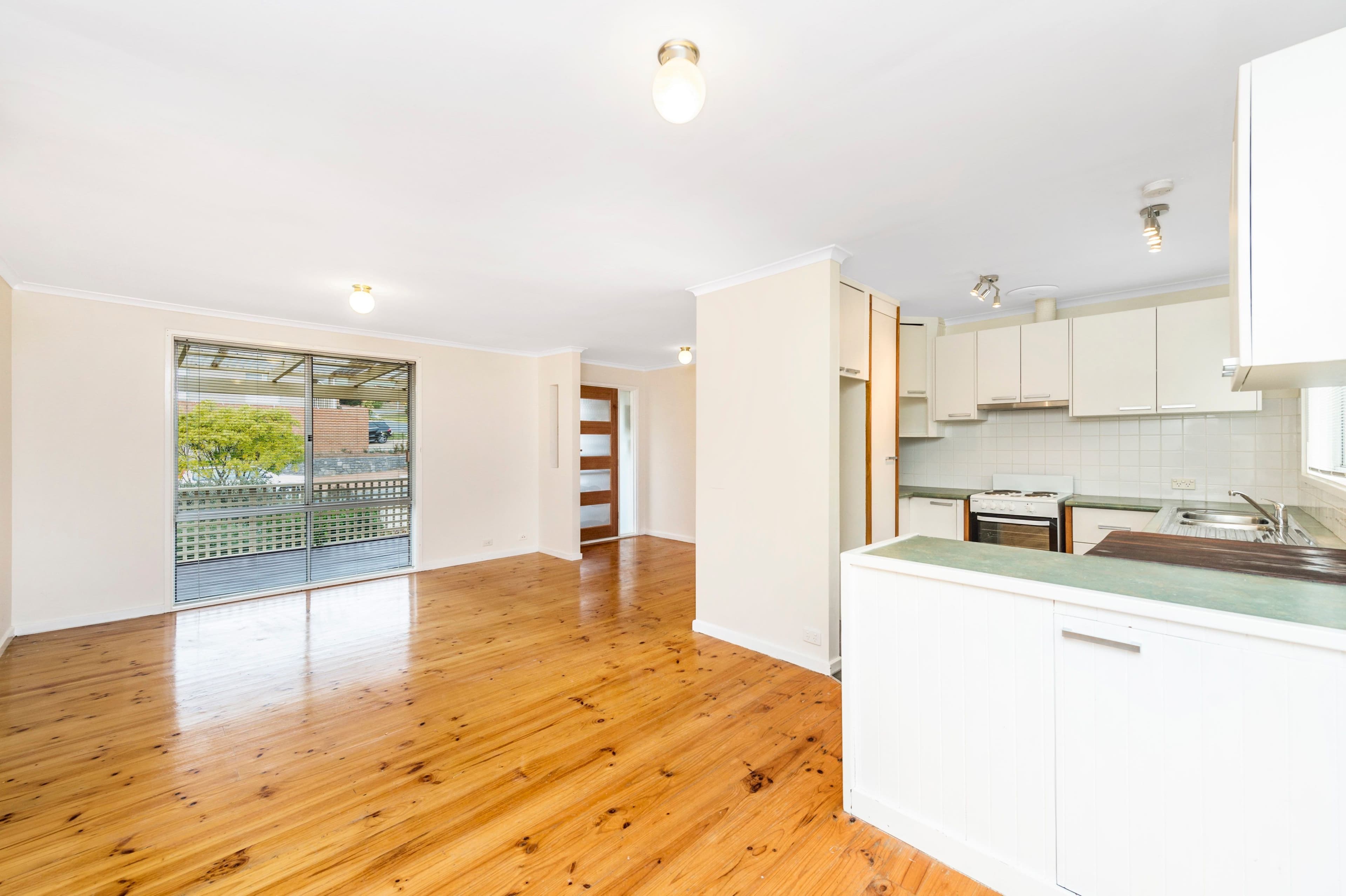 36 Candlebark Road, Queanbeyan NSW 2620, Queanbeyan - Thumbnail 5