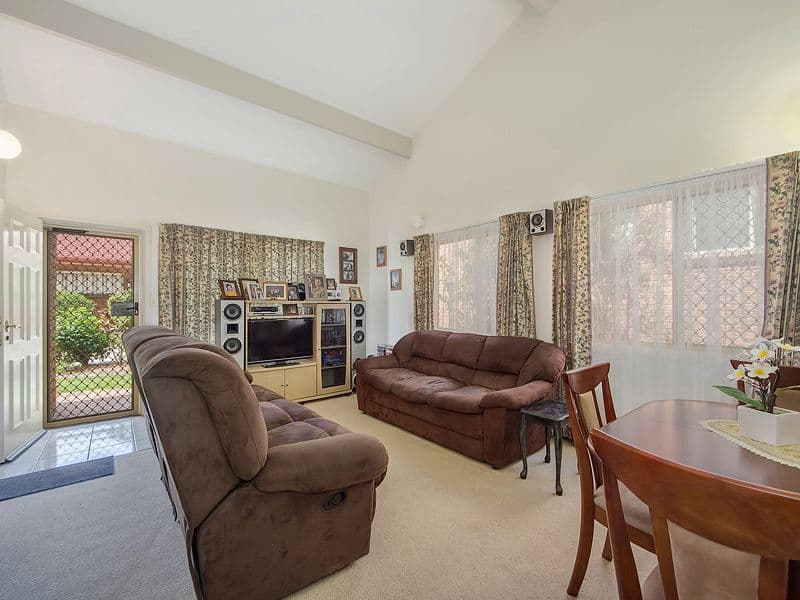 37 Old Coach Road, TALLAI QLD 4213, Tallai - Thumbnail 3