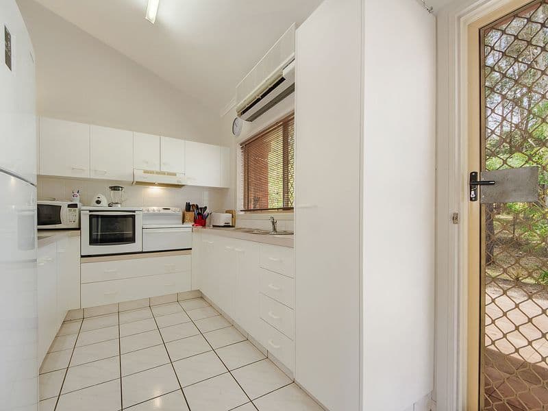 37 Old Coach Road, TALLAI QLD 4213, Tallai - Thumbnail 5