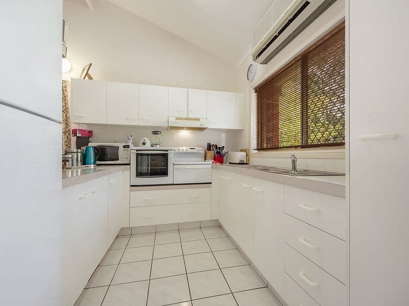 37 Old Coach Road, TALLAI QLD 4213, Tallai - Thumbnail 6