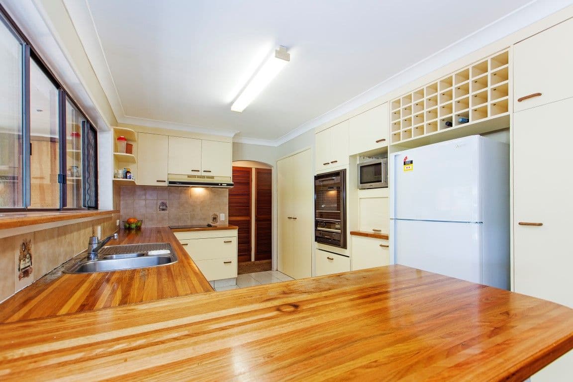 63 Brodie Street, HOLLAND PARK WEST QLD 4121, Holland Park West - Thumbnail 6