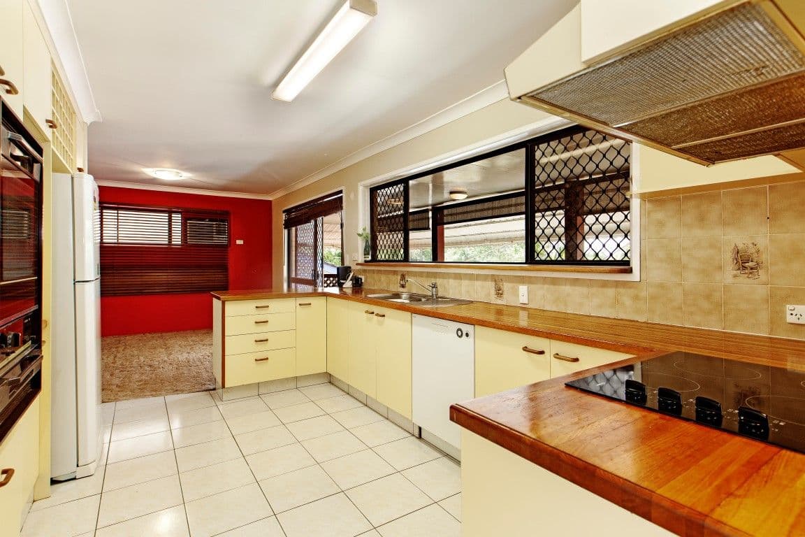 63 Brodie Street, HOLLAND PARK WEST QLD 4121, Holland Park West - Thumbnail 7