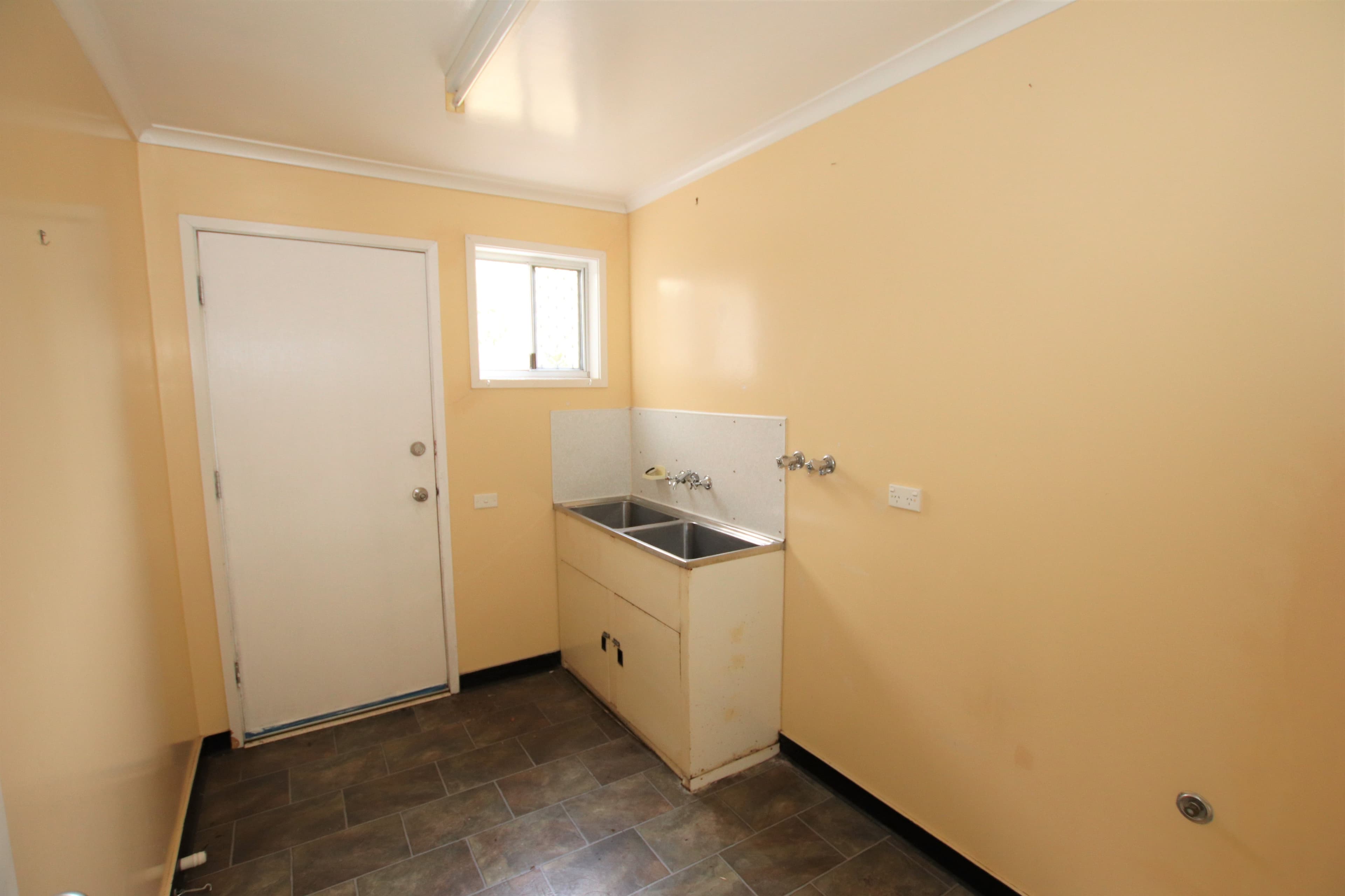 4 Lawrence Street, Biloela QLD 4715, Biloela - Thumbnail 7