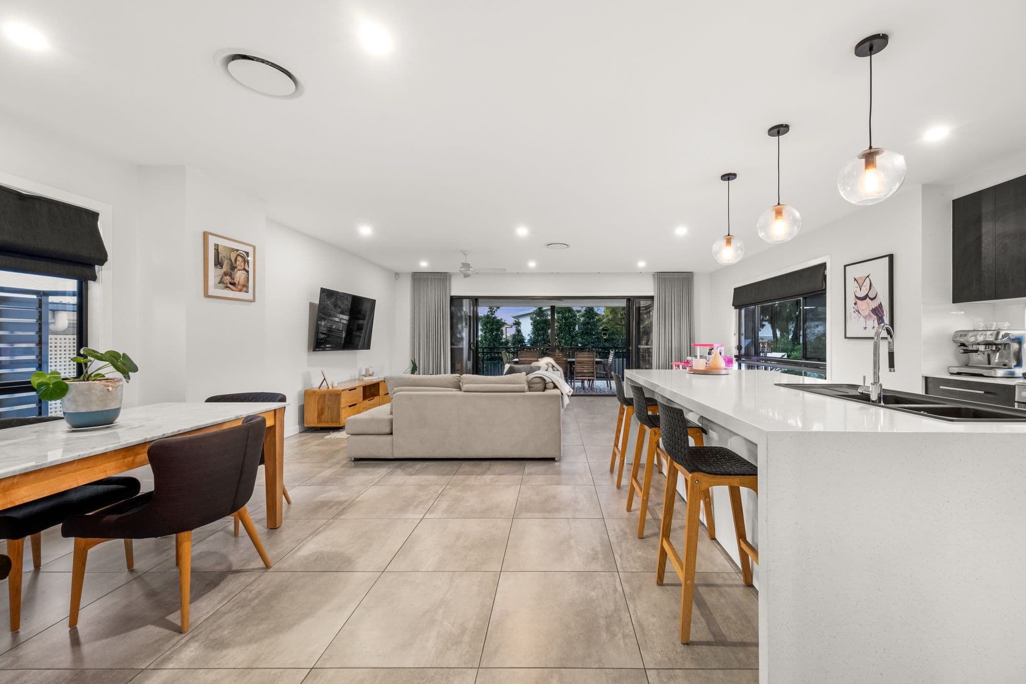 190 Cliveden Avenue, Corinda QLD 4075, Corinda - Thumbnail 7