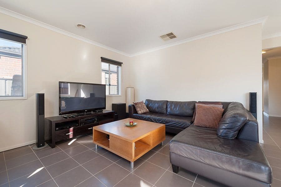 32 Brickwood Circuit, Craigieburn VIC 3064, Craigieburn - Thumbnail 3