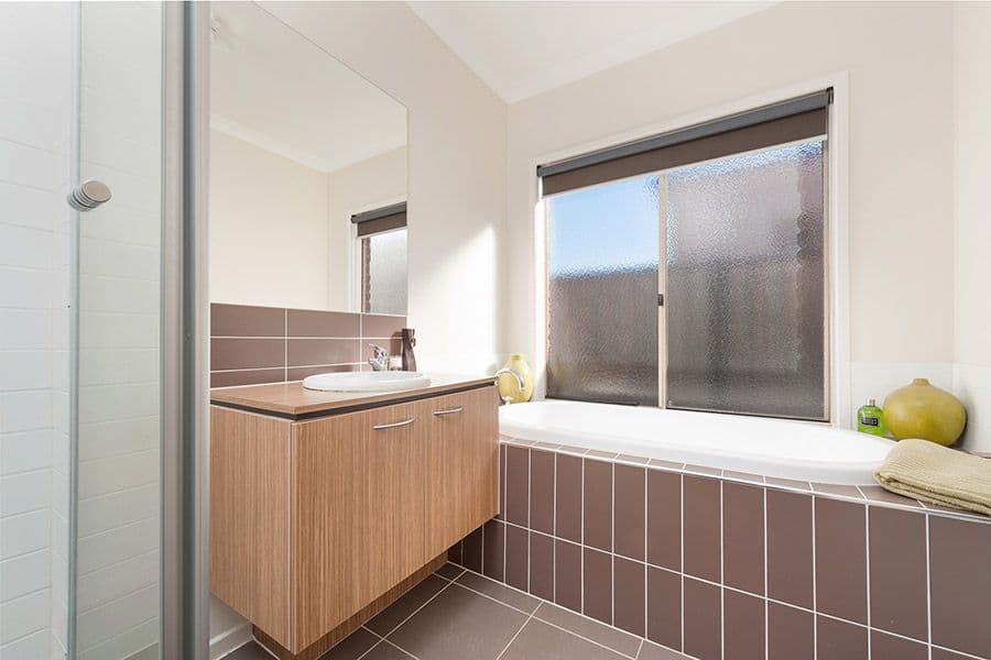 32 Brickwood Circuit, Craigieburn VIC 3064, Craigieburn - Thumbnail 5