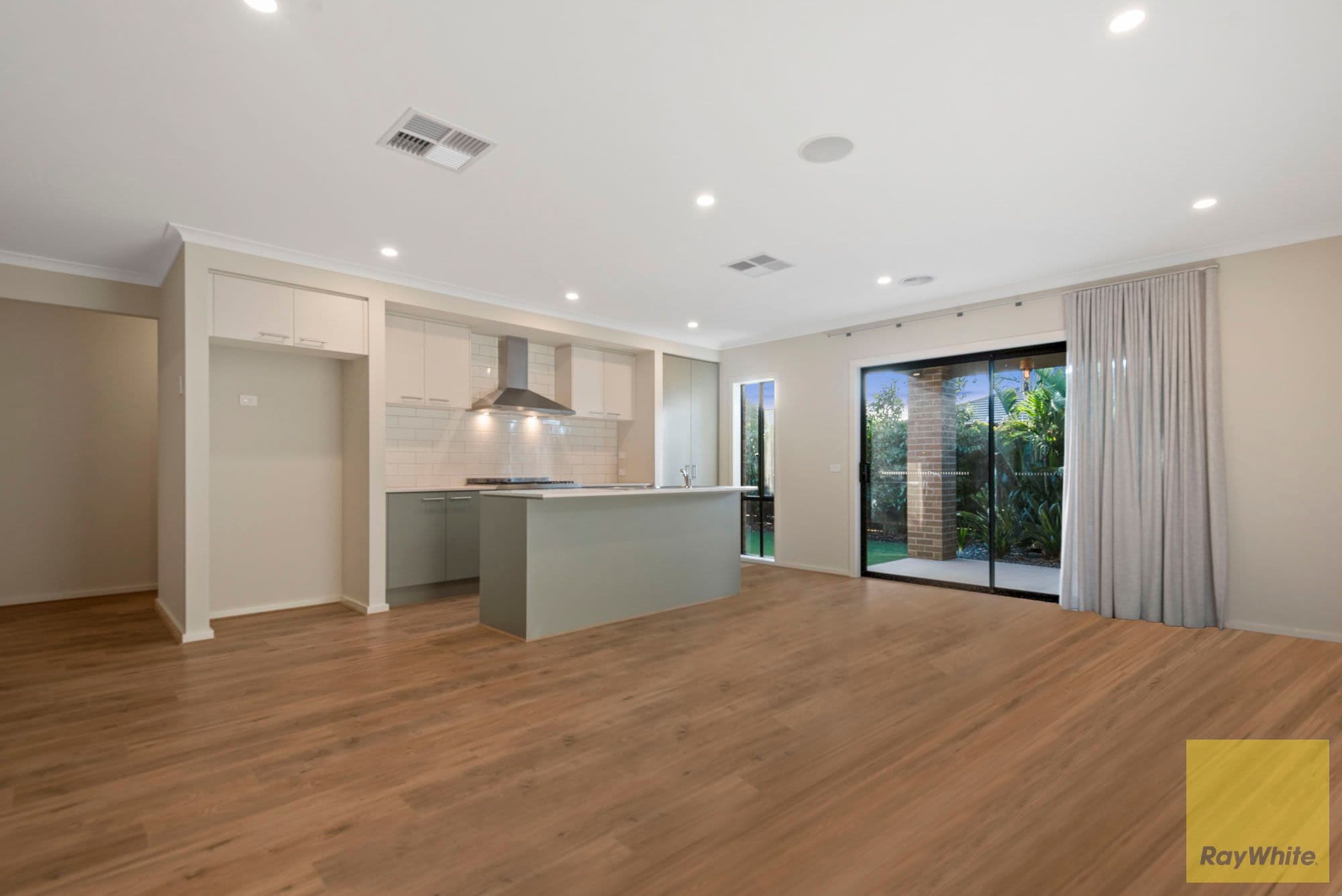 68 Smile Crescent, Wyndham Vale VIC 3024, Wyndham Vale - Thumbnail 5
