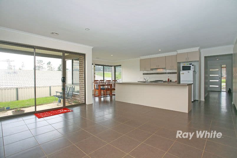 15 Mineral Court, DROUIN VIC 3818, Drouin - Thumbnail 4