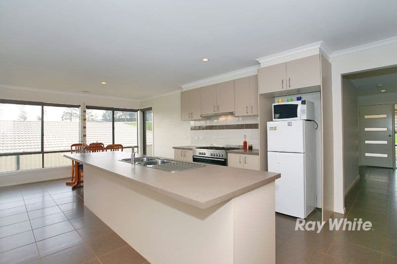 15 Mineral Court, DROUIN VIC 3818, Drouin - Thumbnail 6