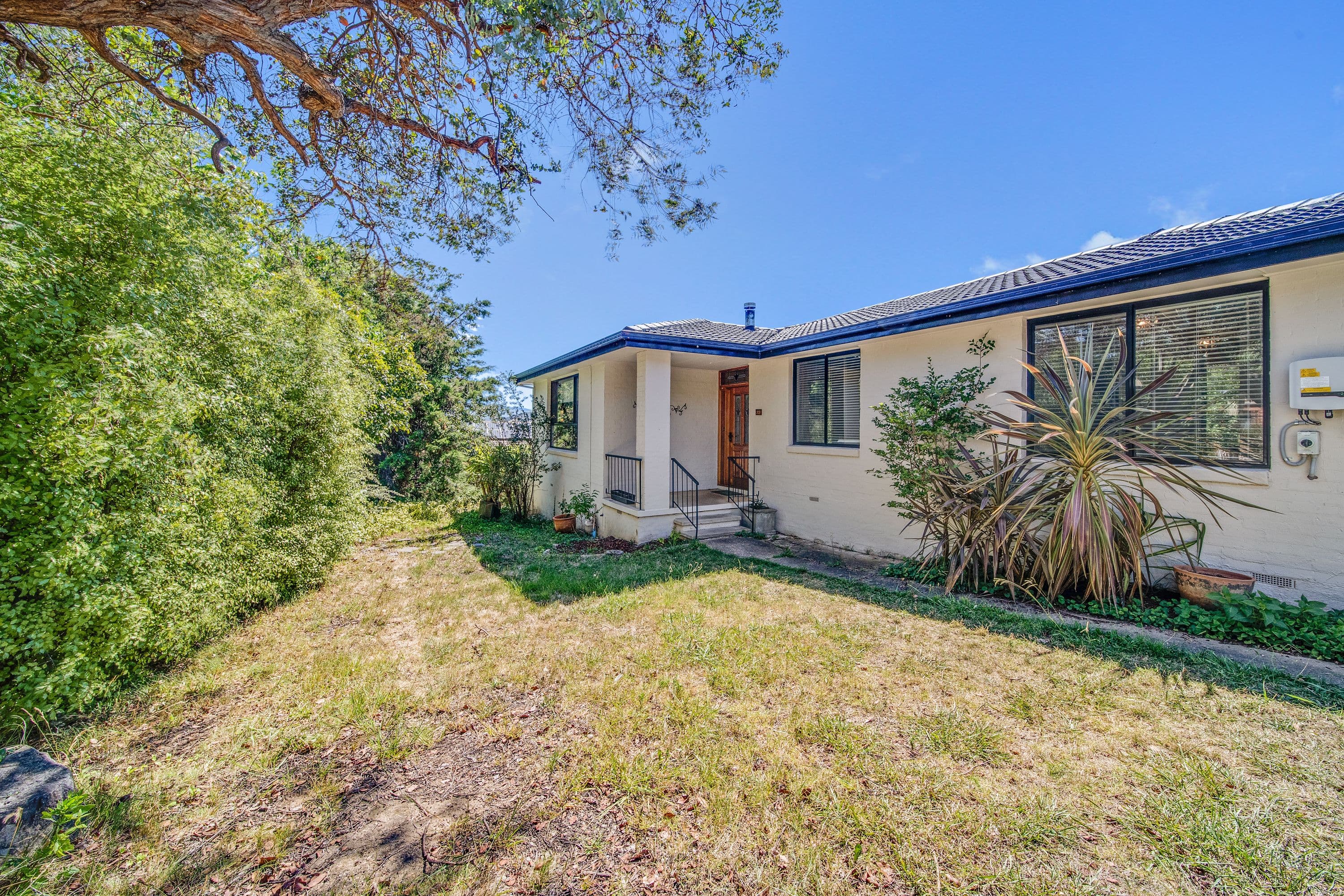 33 Lawrence Crescent, Kambah ACT 2902, Kambah - Thumbnail 2