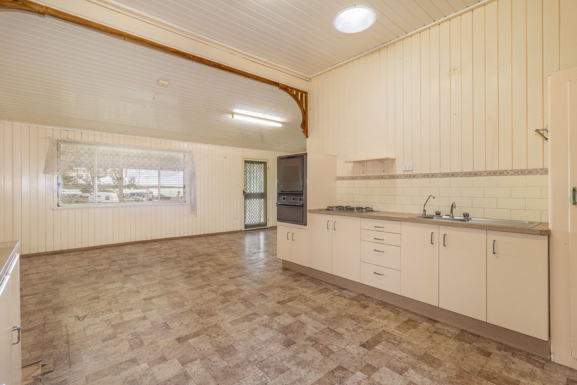9 Powers Street, Buxton QLD 4660, Buxton - Thumbnail 7