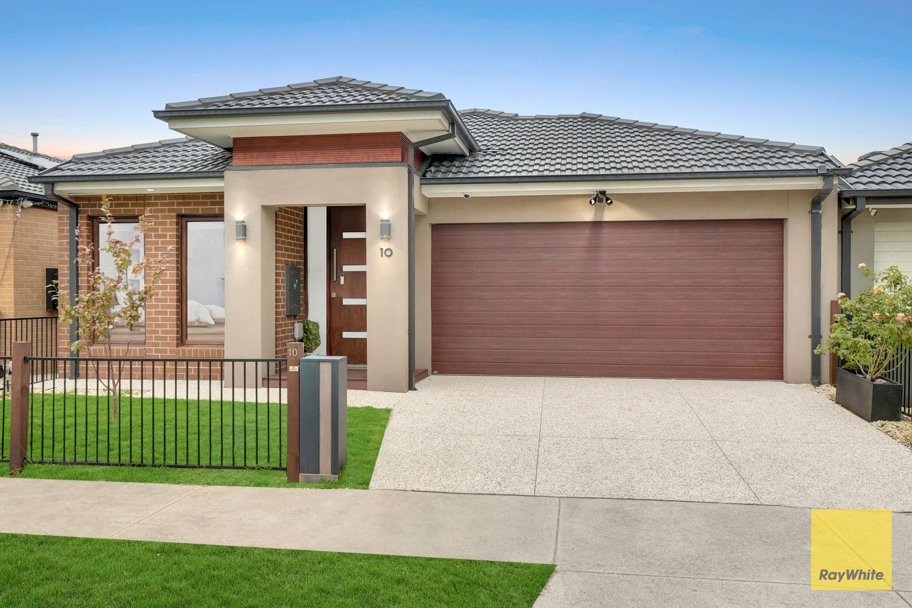 10 Pennyroyal Avenue, Truganina VIC 3029, Truganina - Thumbnail 2