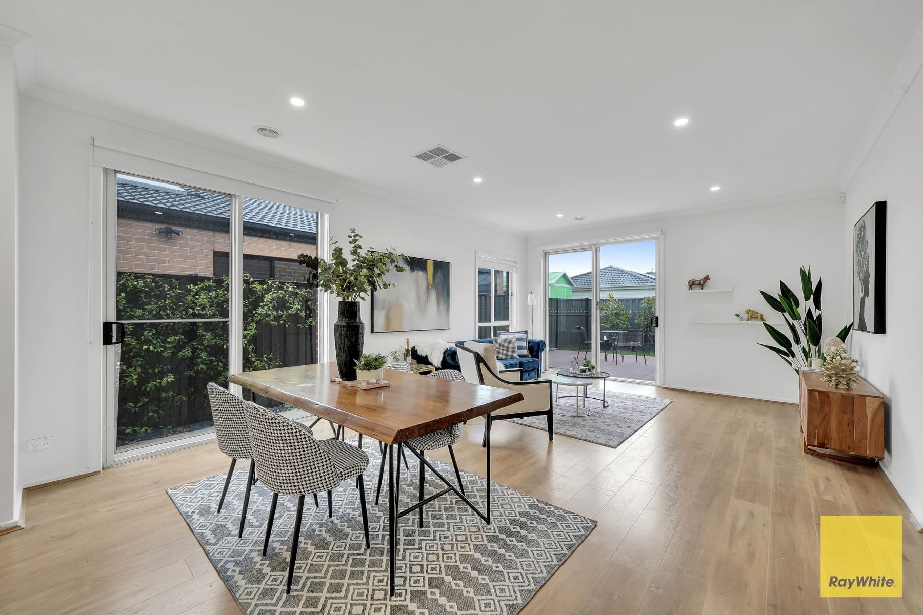10 Pennyroyal Avenue, Truganina VIC 3029, Truganina - Thumbnail 5