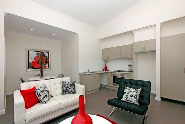15 Chaleyer Street, RESERVOIR VIC 3073, Reservoir - Thumbnail 3