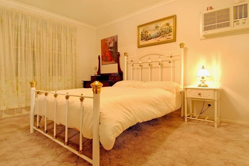 8 Ronald Court, WATSONIA NORTH VIC 3087, Watsonia North - Thumbnail 5