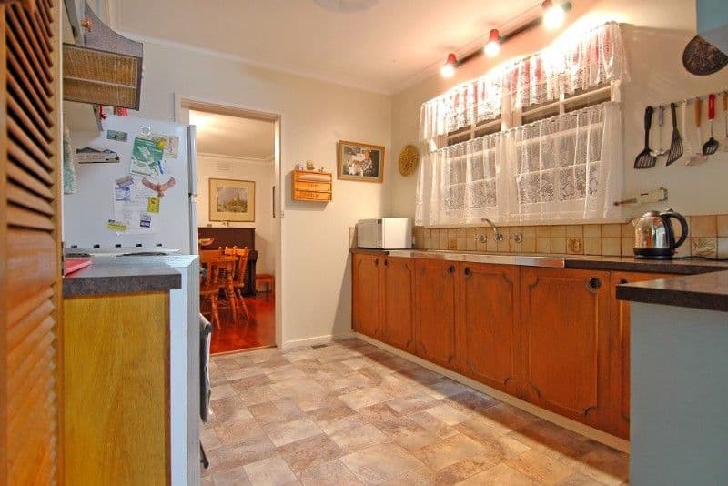 8 Ronald Court, WATSONIA NORTH VIC 3087, Watsonia North - Thumbnail 7