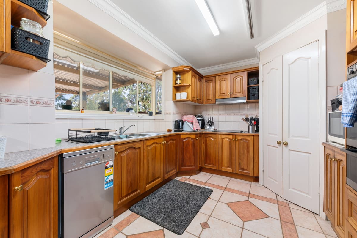 100 Latrobe Road, Morwell VIC 3840, Morwell - Thumbnail 7