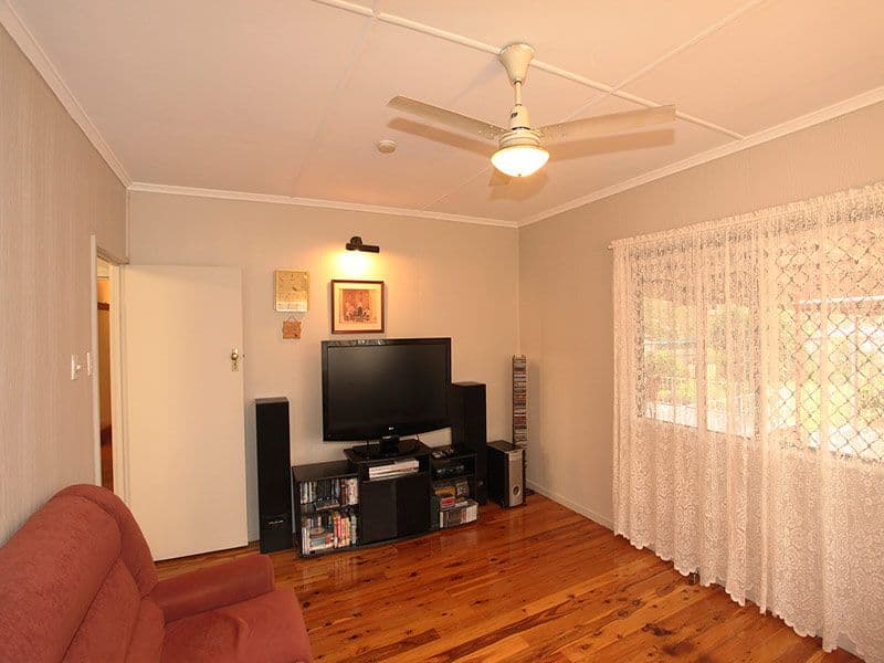 11 Power Street, HARRISTOWN QLD 4350, Harristown - Thumbnail 4