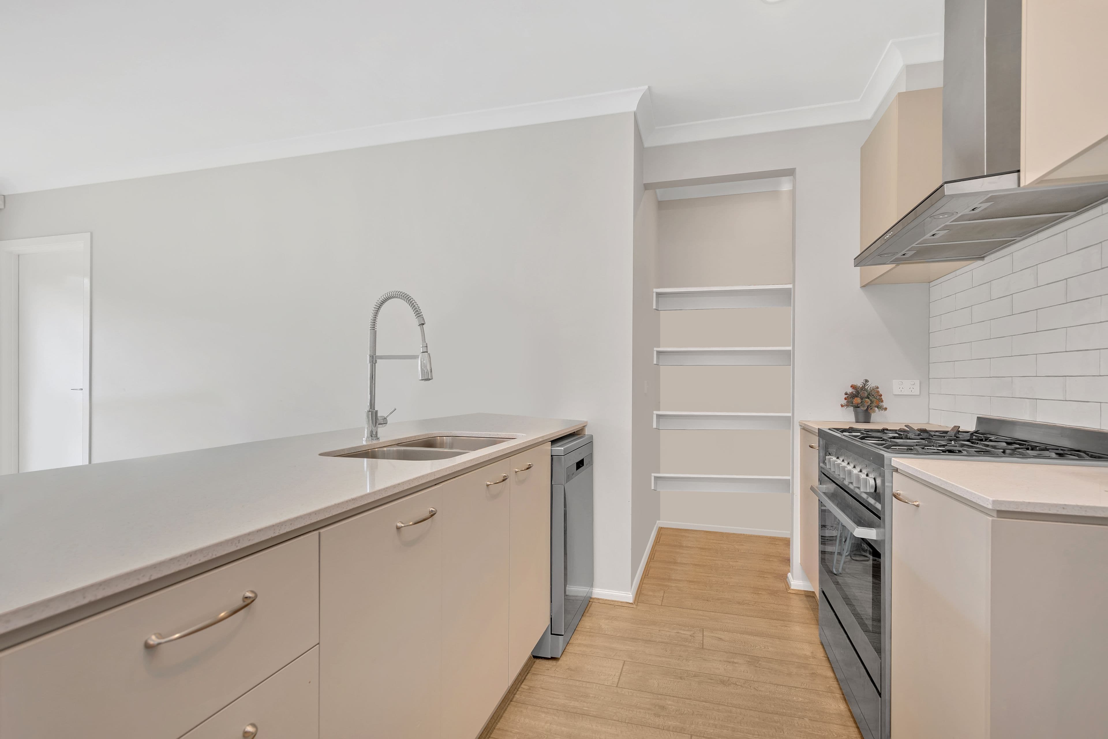 23 Hues Street, Craigieburn VIC 3064, Craigieburn - Thumbnail 3