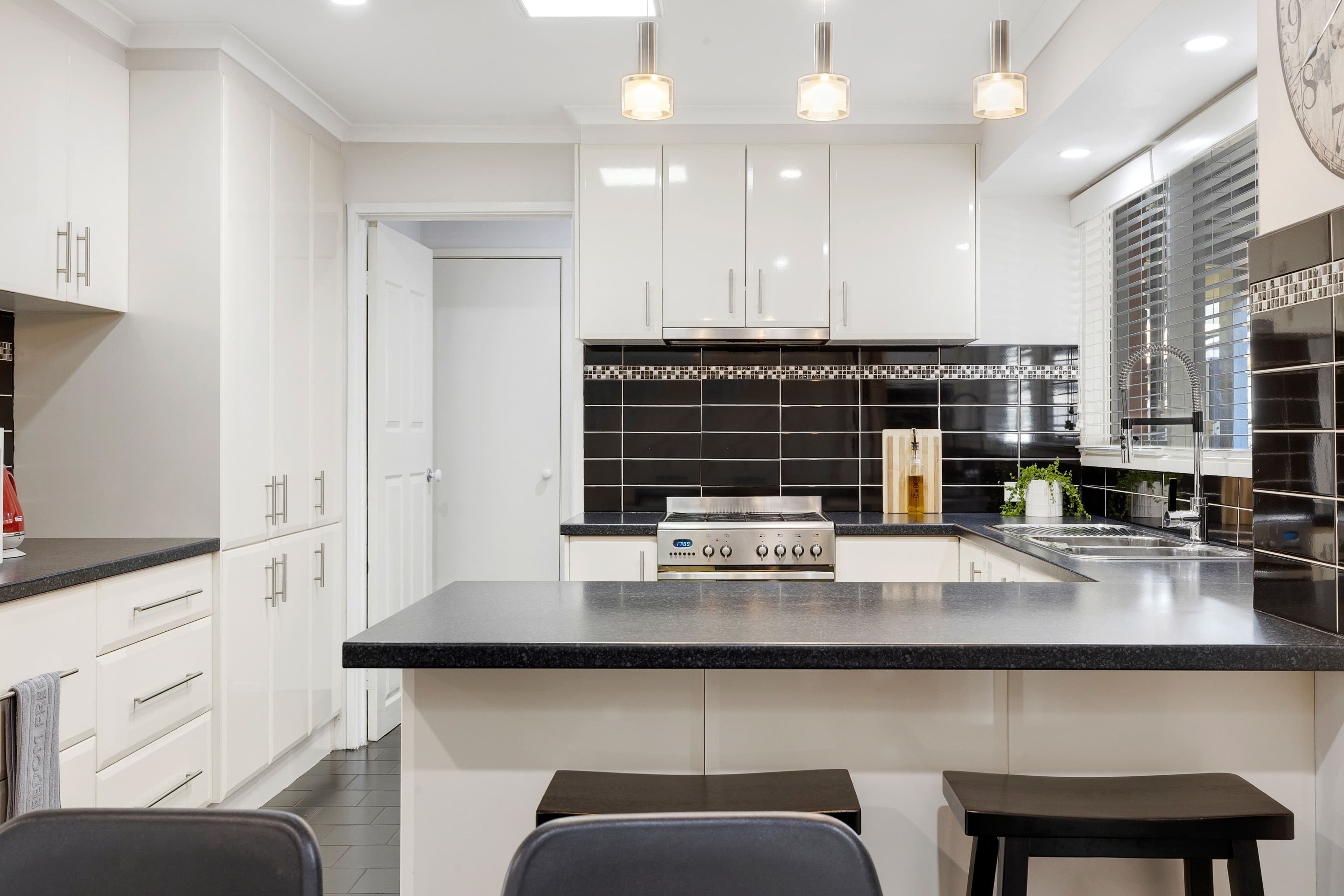 10 Valonia Court, Craigieburn VIC 3064, Craigieburn - Thumbnail 6