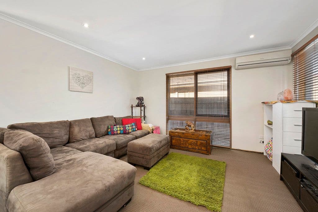 16 Oakwood Drive, Keysborough VIC 3173, Keysborough - Thumbnail 2