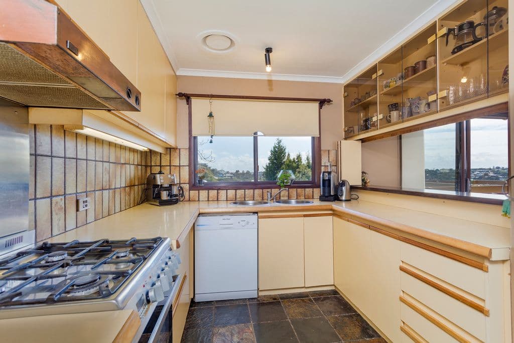 24 Challambra Crescent, HIGHTON VIC 3216, Highton - Thumbnail 5