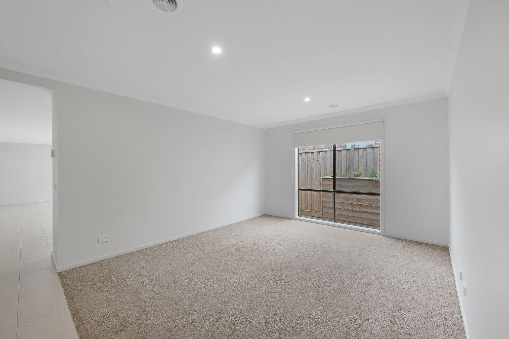 10 Great Banjo Street, Clyde North VIC 3978, Clyde North - Thumbnail 3