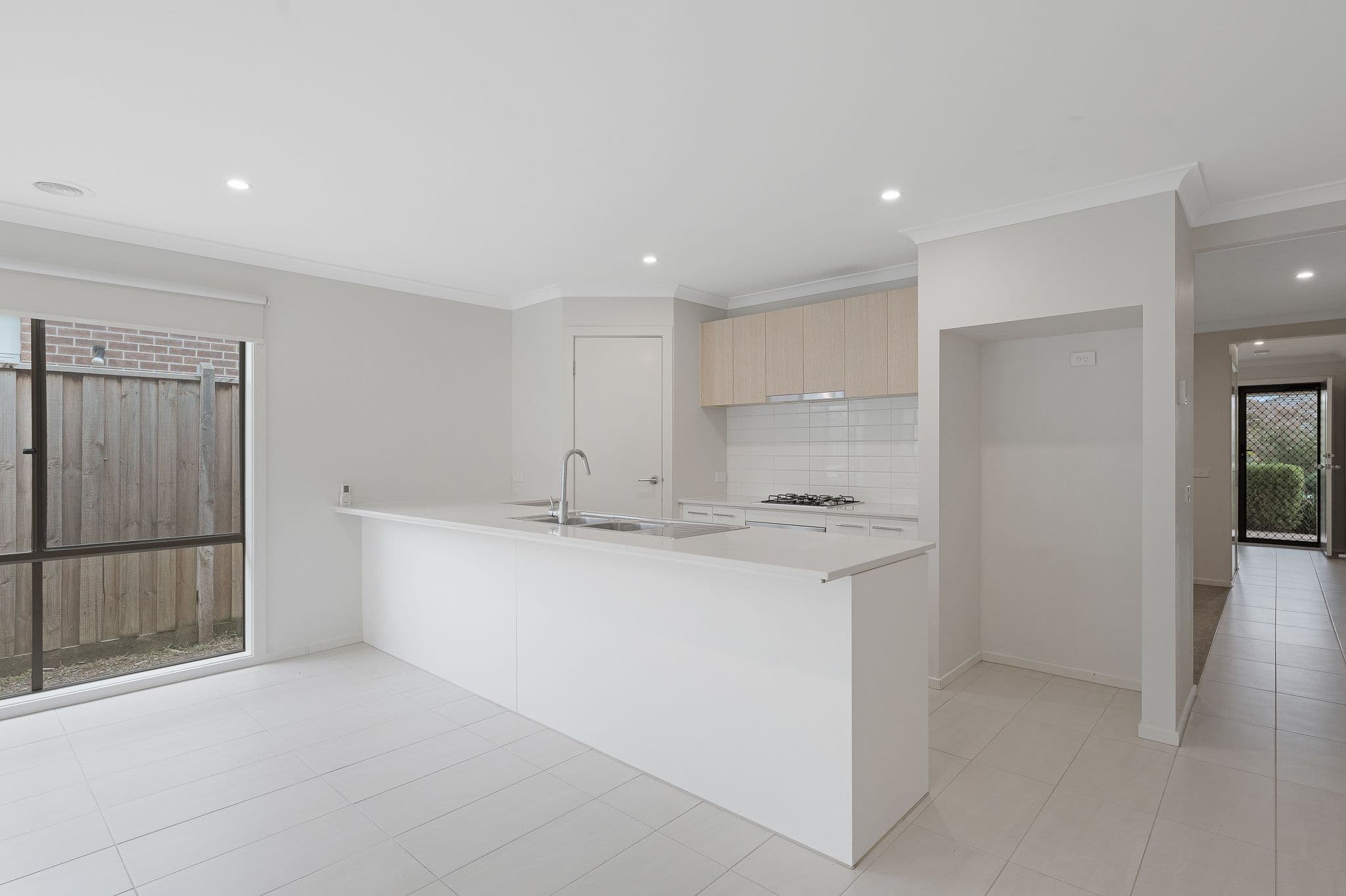 10 Great Banjo Street, Clyde North VIC 3978, Clyde North - Thumbnail 5