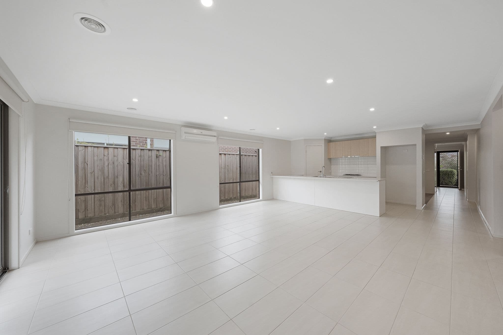 10 Great Banjo Street, Clyde North VIC 3978, Clyde North - Thumbnail 6