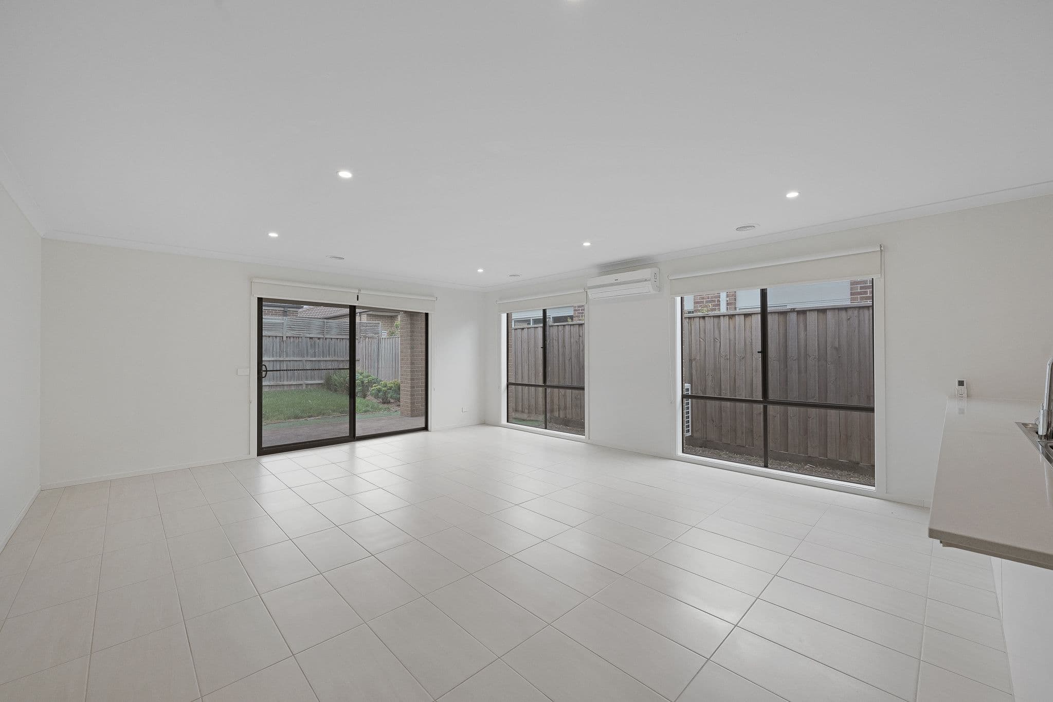 10 Great Banjo Street, Clyde North VIC 3978, Clyde North - Thumbnail 7