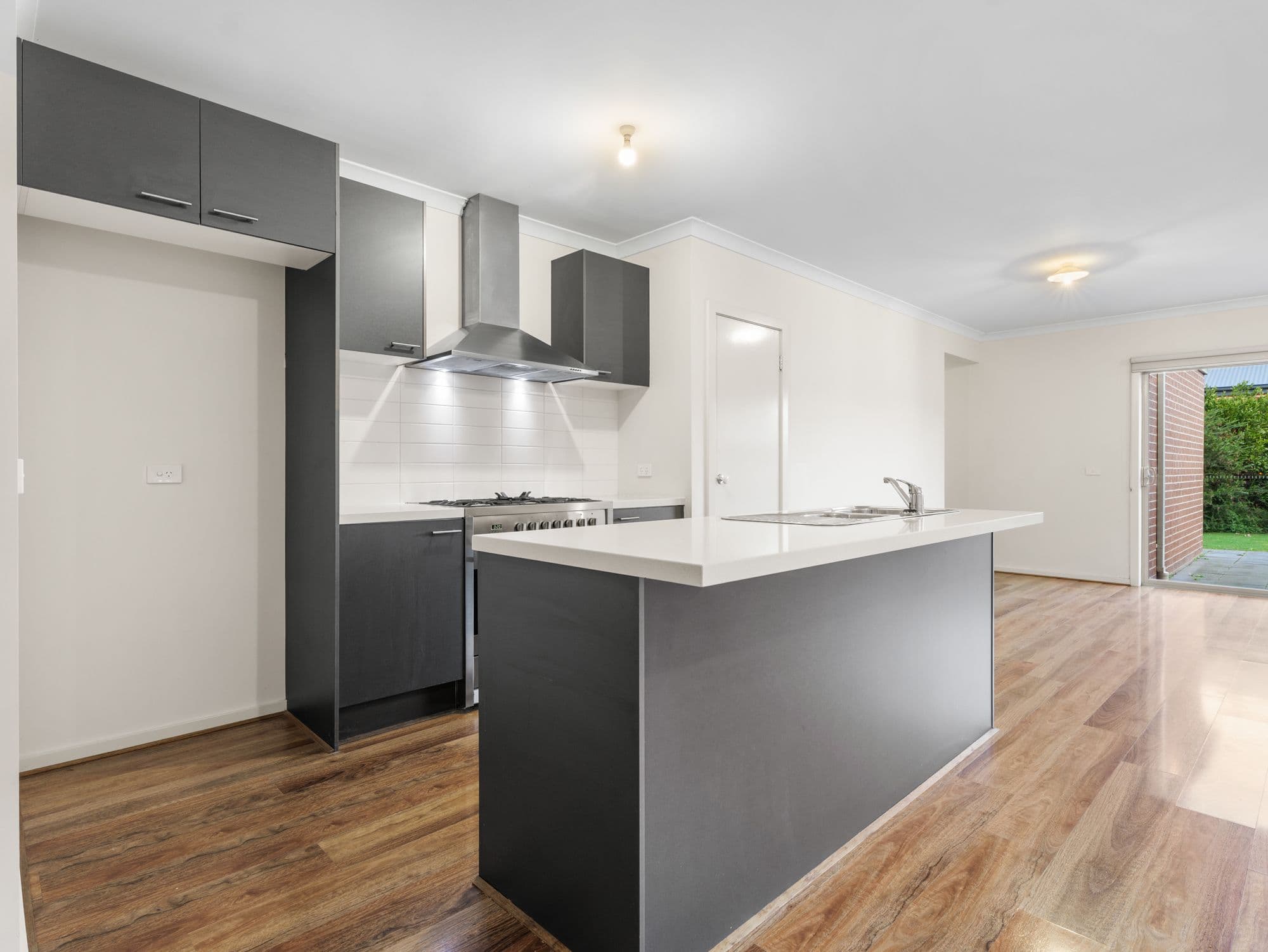 31 Maeve Circuit, Clyde North VIC 3978, Clyde North - Thumbnail 6