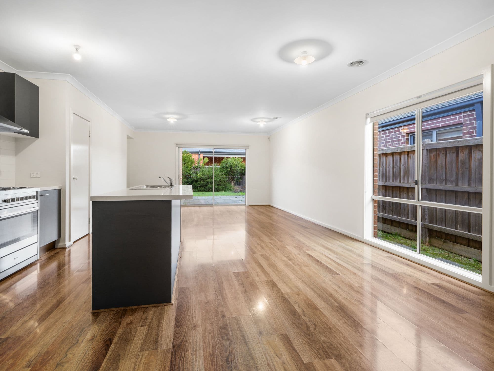 31 Maeve Circuit, Clyde North VIC 3978, Clyde North - Thumbnail 8