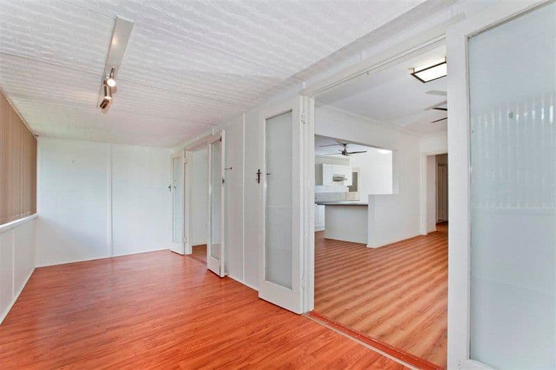 115 Esher Street, HOLLAND PARK WEST QLD 4121, Holland Park West - Thumbnail 5
