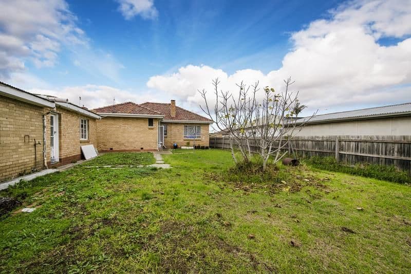 17 Erica Avenue, St Albans VIC 3021, St Albans - Thumbnail 8