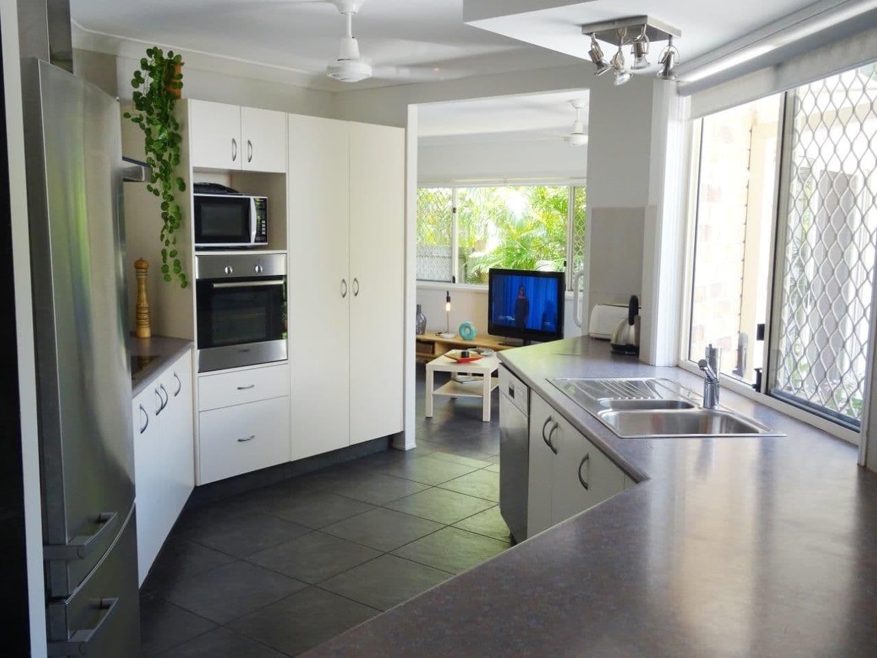 91 Allied Drive, Arundel QLD 4214, Arundel - Thumbnail 4