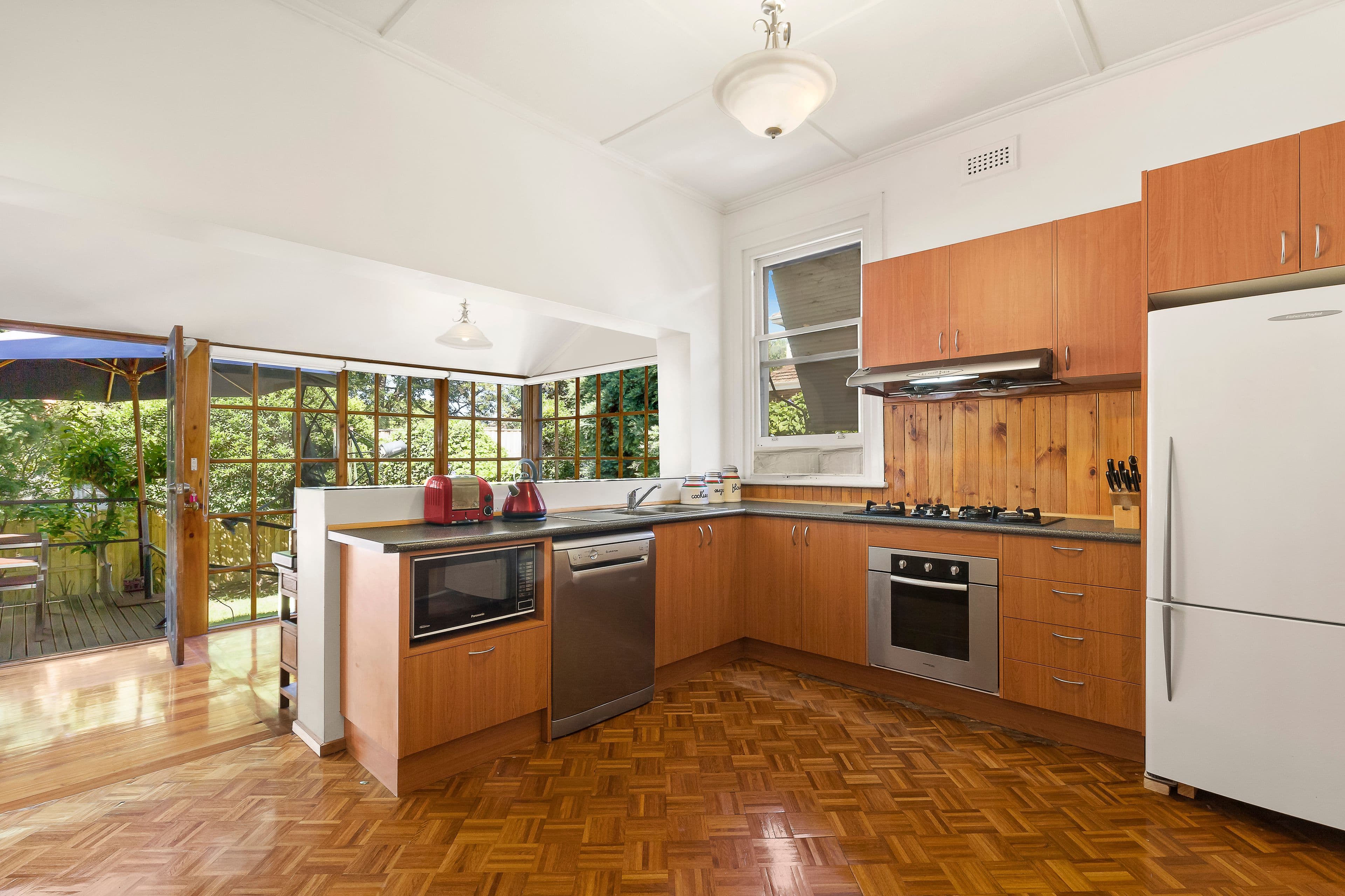 2 Kerr Crescent, Camberwell VIC 3124, Camberwell - Thumbnail 2