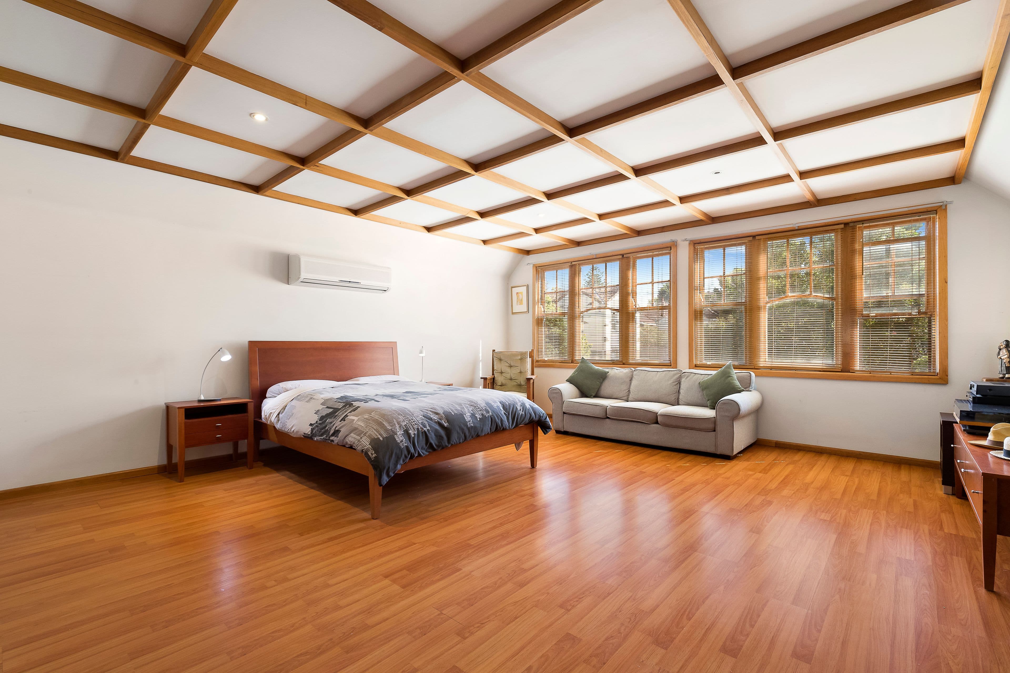 2 Kerr Crescent, Camberwell VIC 3124, Camberwell - Thumbnail 3
