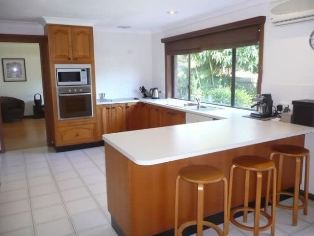 8 Halmore Place, CHAPEL HILL QLD 4069, Chapel Hill - Thumbnail 6