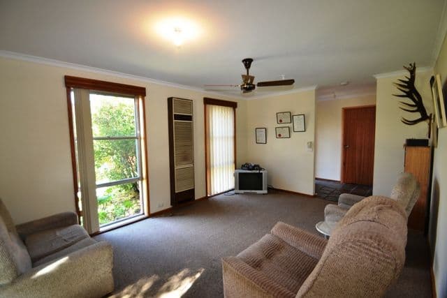 184 Anzac Avenue, SEYMOUR VIC 3660, Seymour - Thumbnail 2