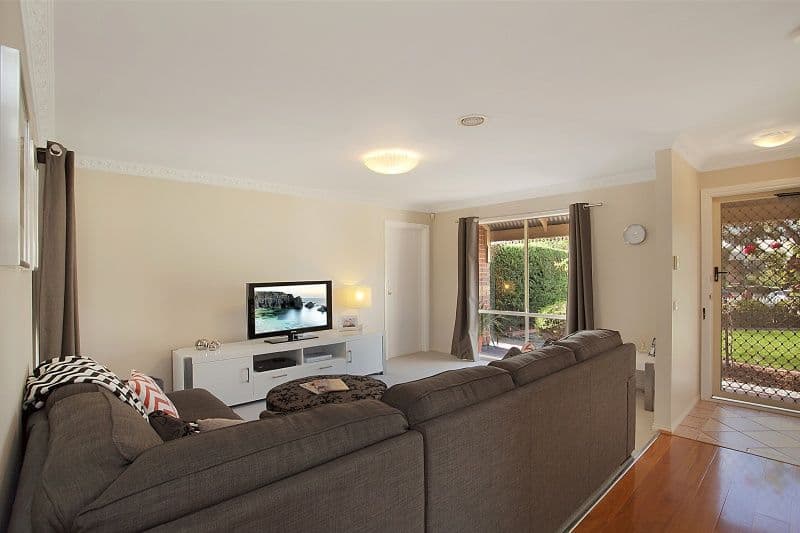 8 Monique Court, ASPENDALE GARDENS VIC 3195, Aspendale Gardens - Thumbnail 2