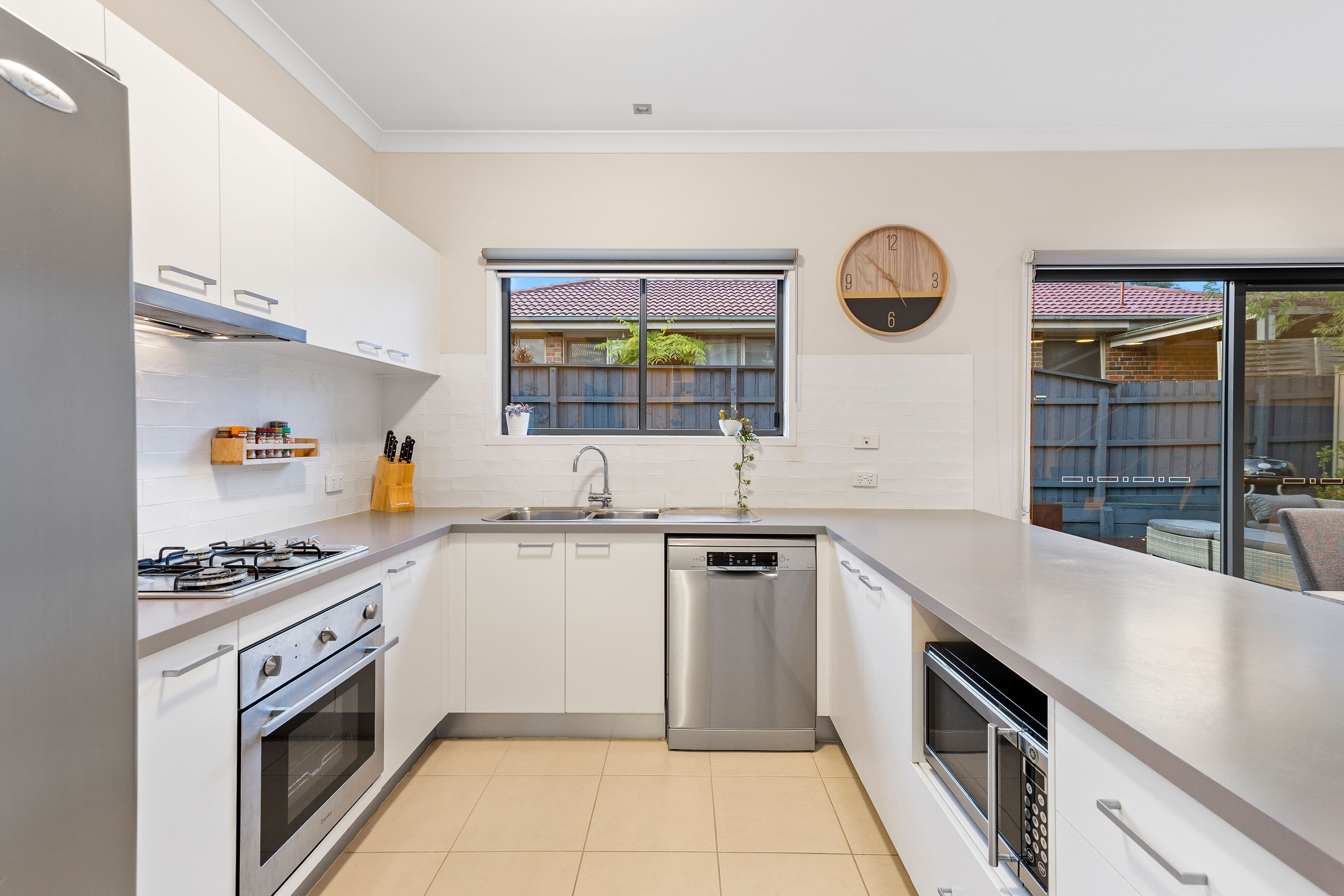 42 Commercial Road, Ferntree Gully VIC 3156, Ferntree Gully - Thumbnail 3