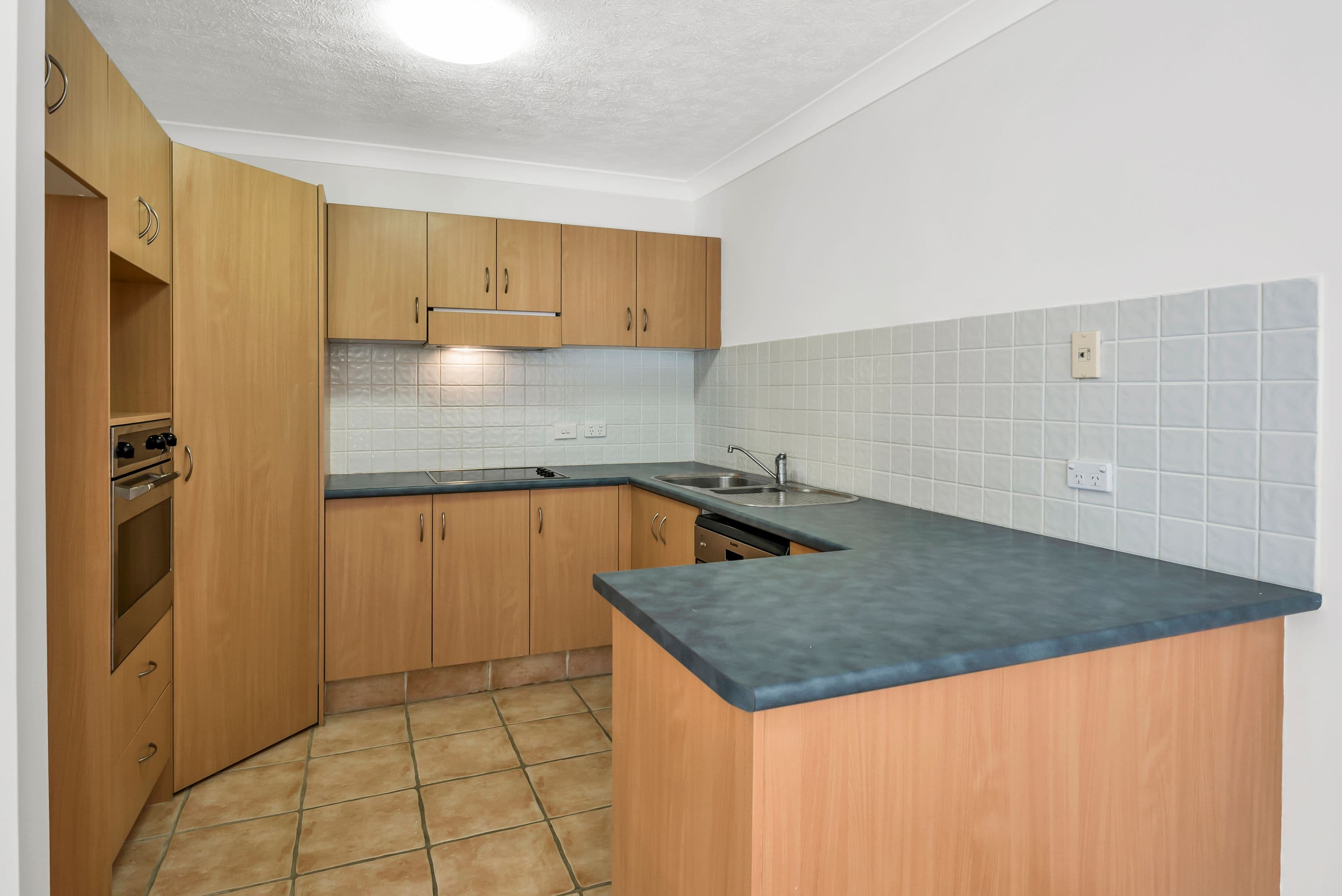 12-14 Oleander Avenue, Biggera Waters QLD 4216, Biggera Waters - Thumbnail 6