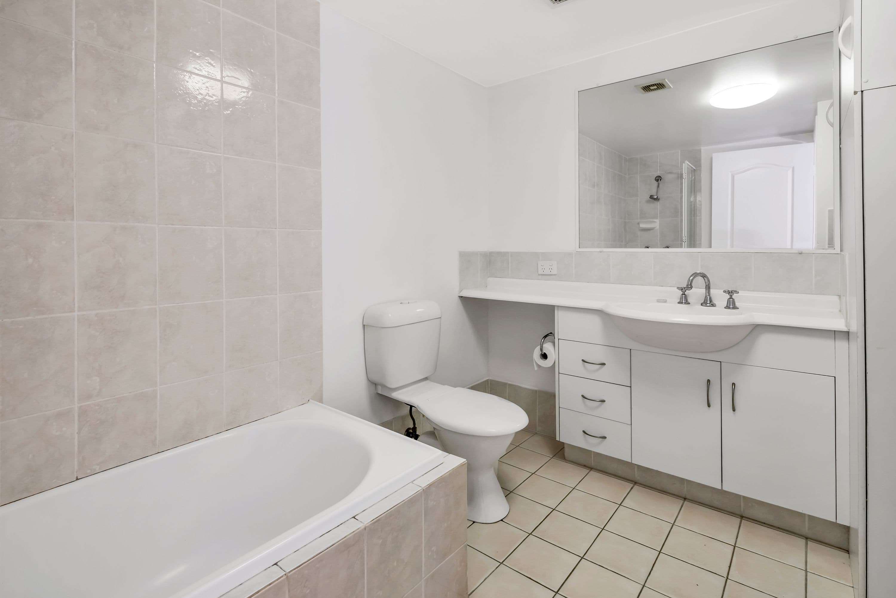 12-14 Oleander Avenue, Biggera Waters QLD 4216, Biggera Waters - Thumbnail 7