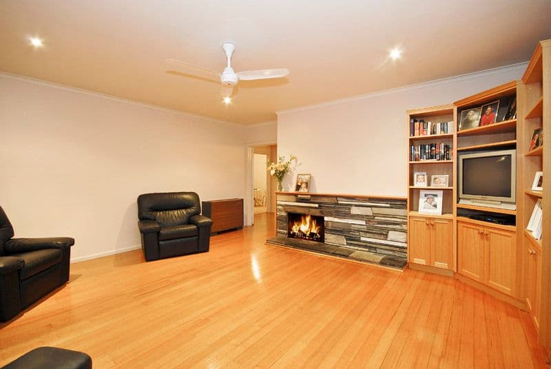 30 Brackenbury Street, WARRANDYTE VIC 3113, Warrandyte - Thumbnail 2