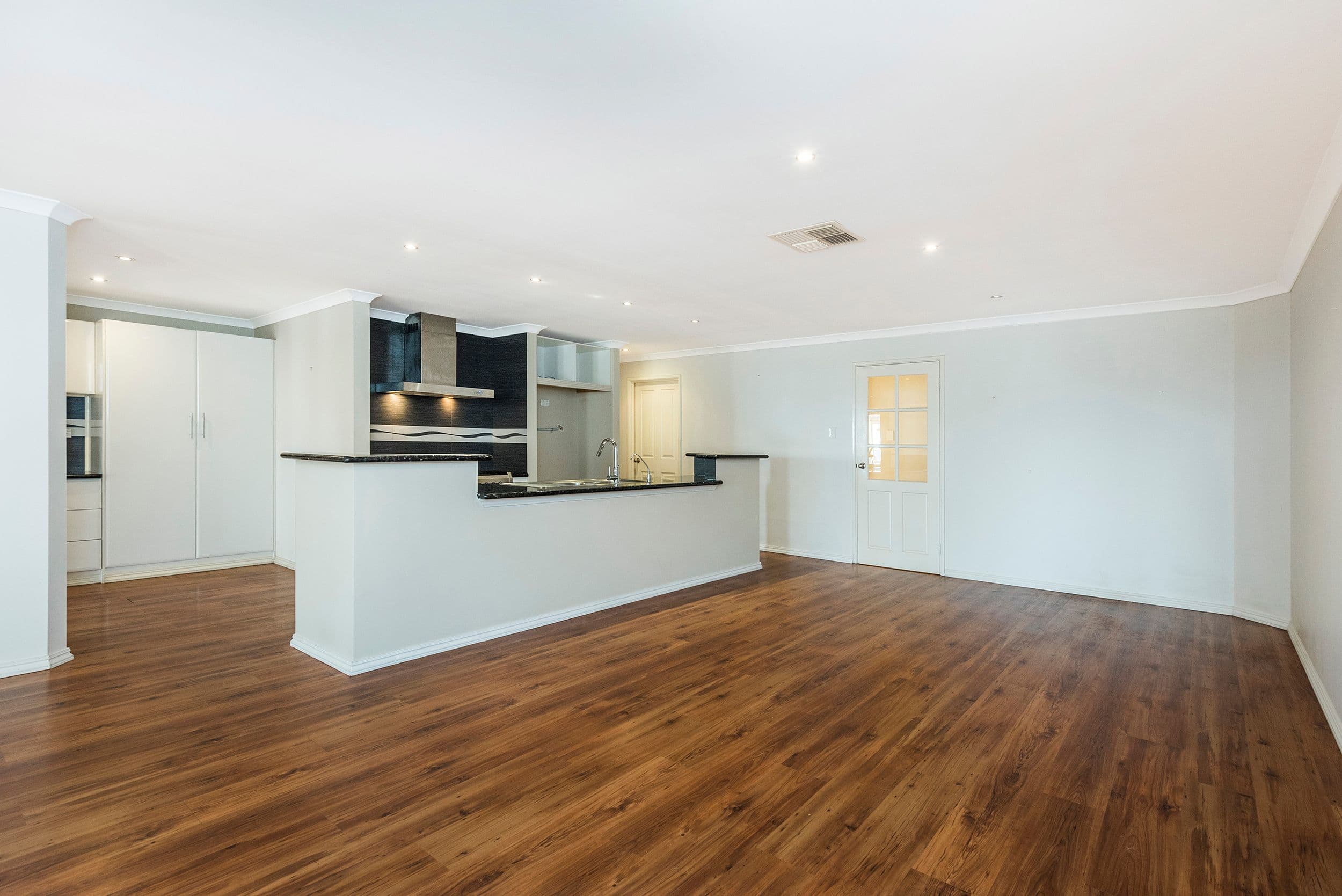 11 April Close, Bullsbrook WA 6084, Bullsbrook - Thumbnail 2