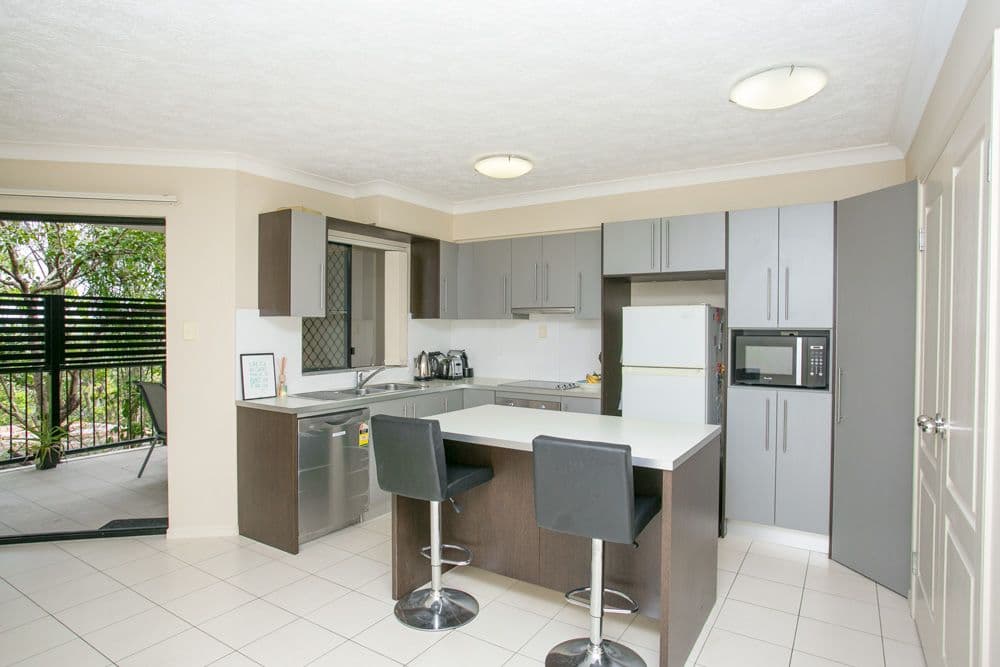 1 Sylvia Street, CAMP HILL QLD 4152, Camp Hill - Image 1