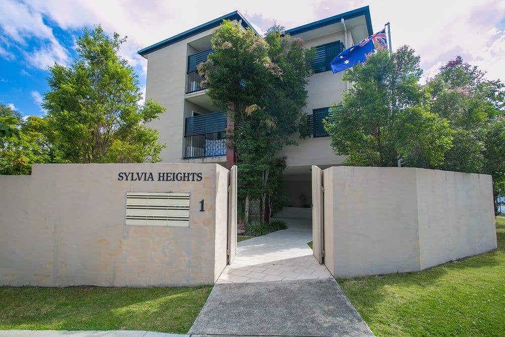 1 Sylvia Street, CAMP HILL QLD 4152, Camp Hill - Thumbnail 2