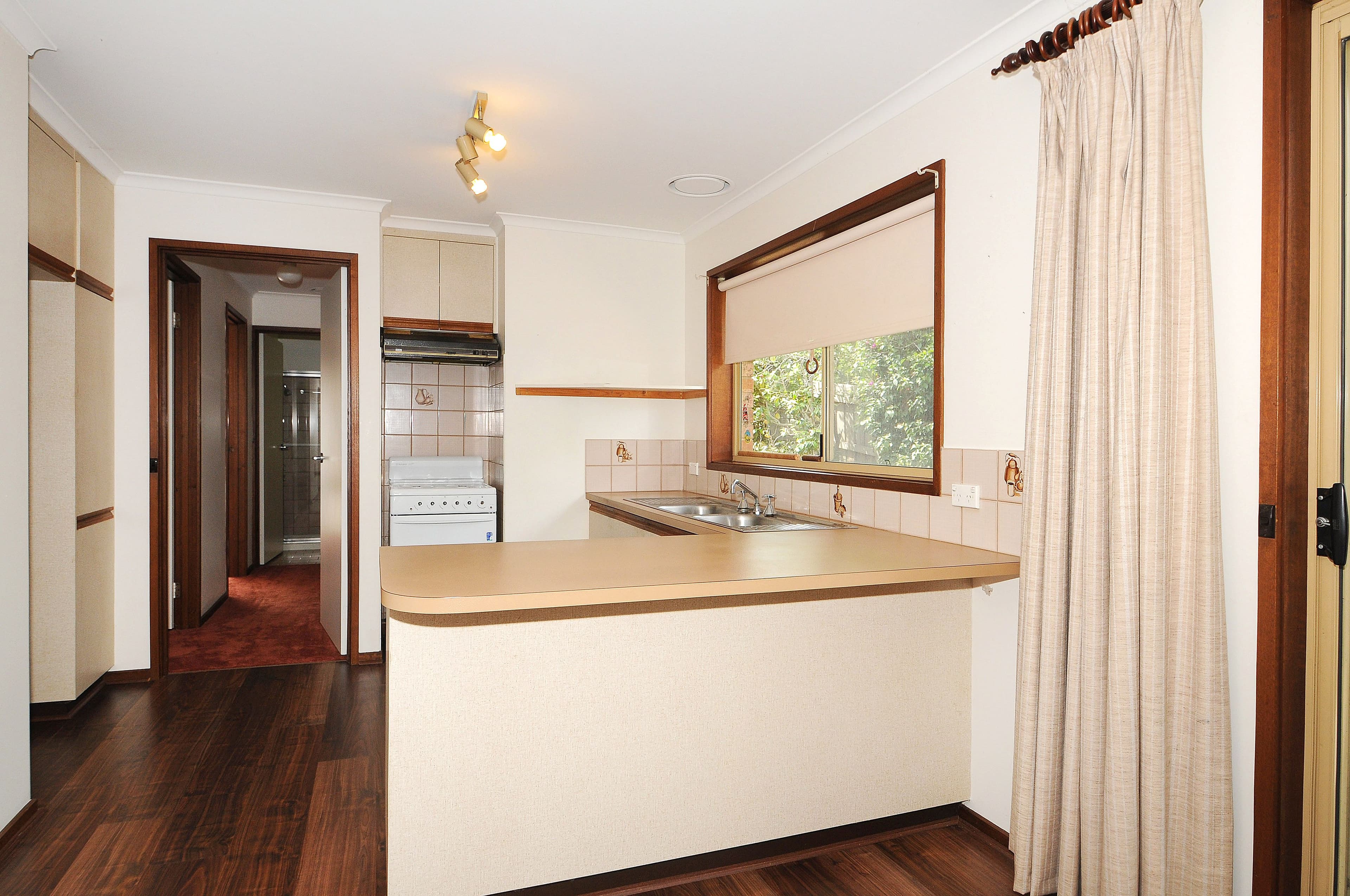 16-18 Roberts Street, Frankston VIC 3199, Frankston - Thumbnail 2